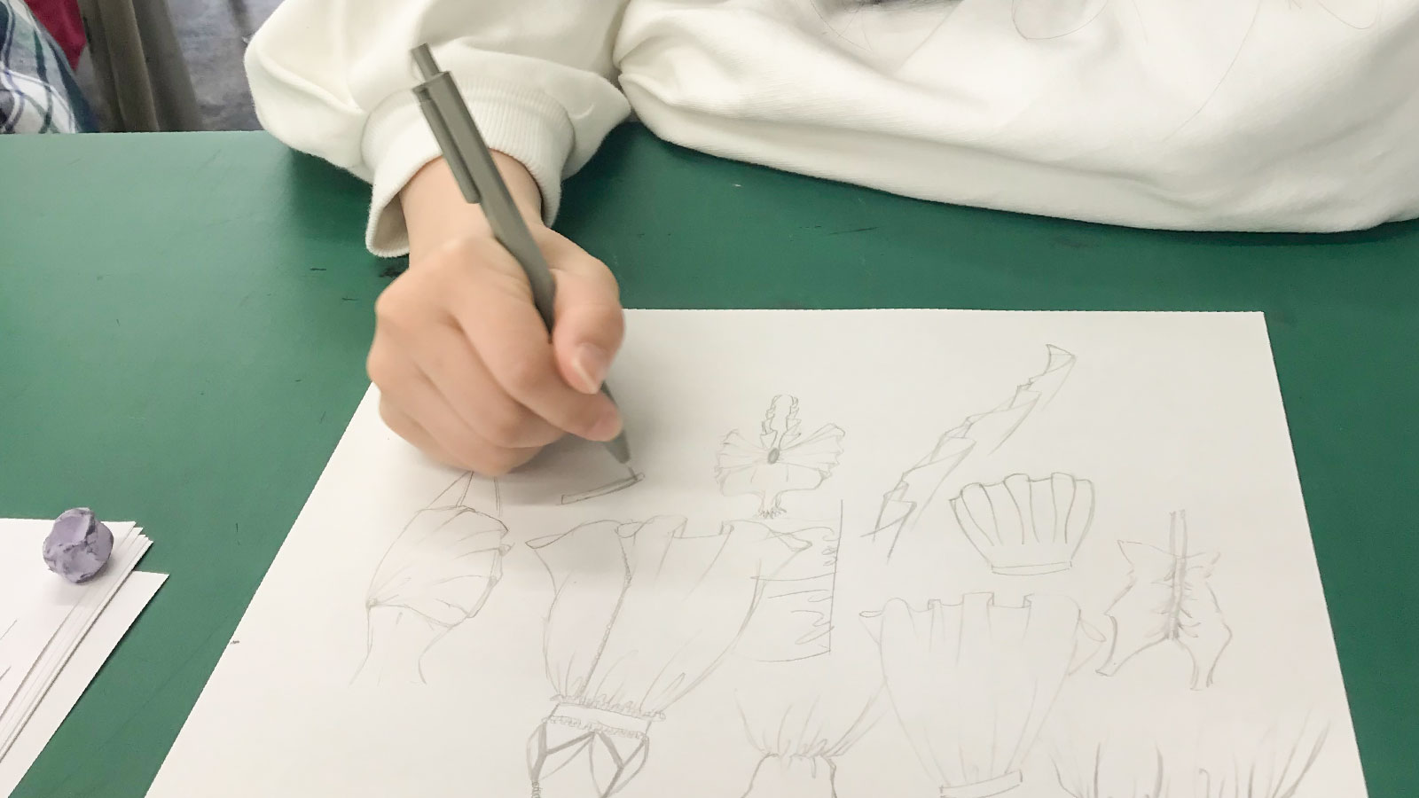 ファッションイラストレーター水野さんの特別講義が行われました！